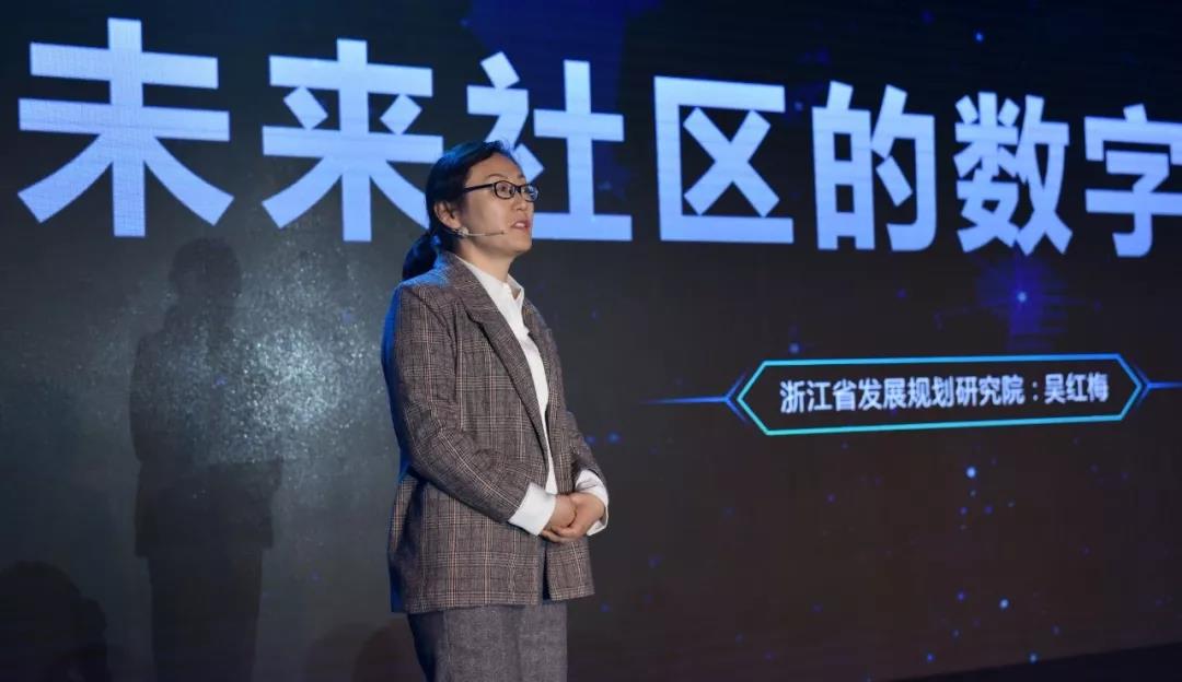 王鹏带领融创东南荣获2019年度RIBE“社区运营领航者”奖 03.jpg