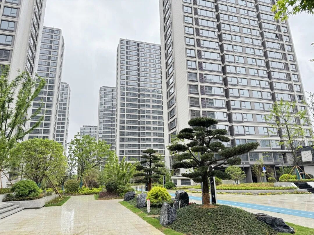 1779956893781840.jpg 远洋集团旗下远洋建管代建的慈溪杭湾金融港安置房政府代建项目提前竣备实景图-2.jpg
