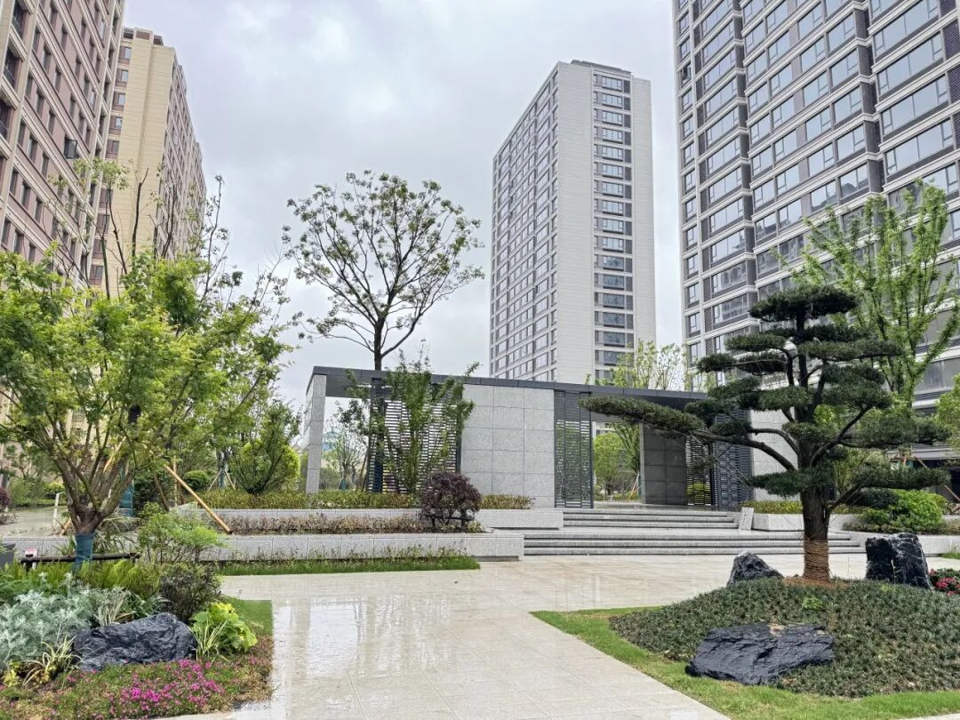 1779956913328196.jpg 远洋集团旗下远洋建管代建的慈溪杭湾金融港安置房政府代建项目提前竣备实景图-5.jpg
