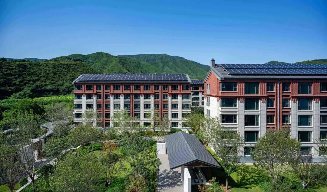 远洋集团旗下远洋建管代建项目北京石景山伴山观岚交付实景图