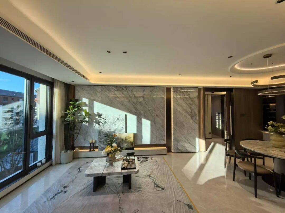 远洋集团旗下远洋建管代建项目北京石景山伴山观岚交付实景图